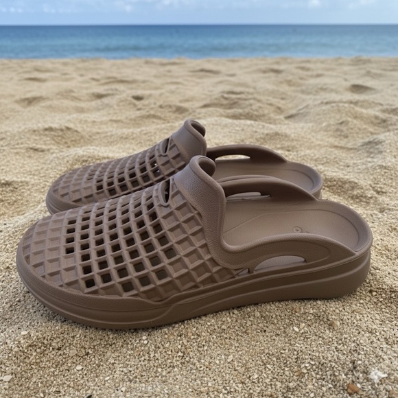 Lusso Cloud brown rubber sandals men’s size various main image 10
